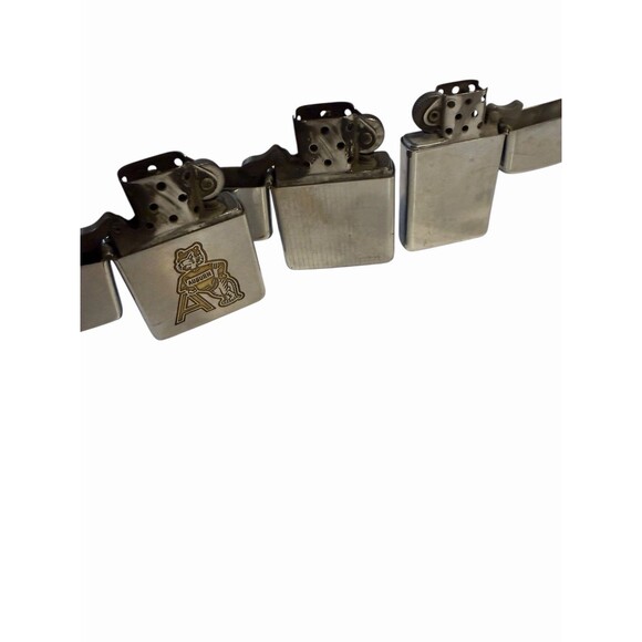 Mixed Lot of Zippos - 9 - Picture 4 of 10